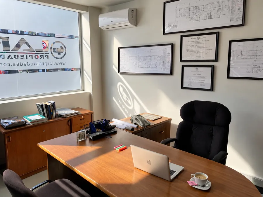 Oficinas de LAR Propiedades en Morón